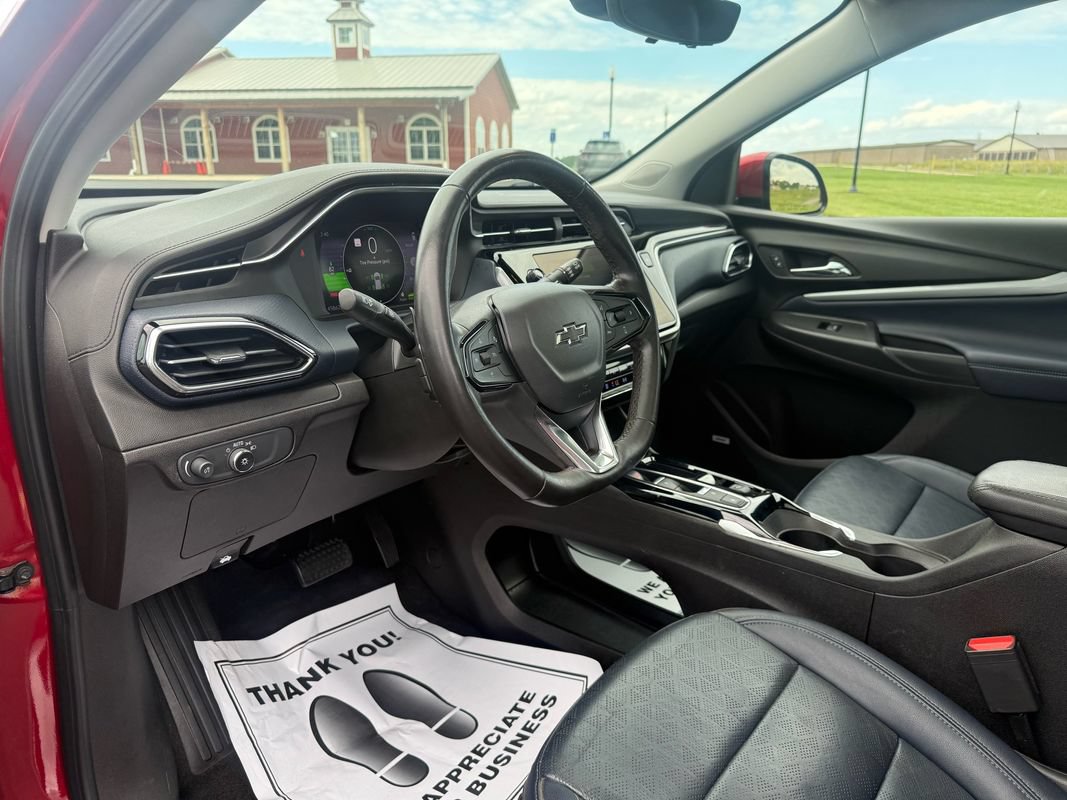 Used 2022 Chevrolet Bolt EUV Premier w/ Sun & Sound Package FWD image 15