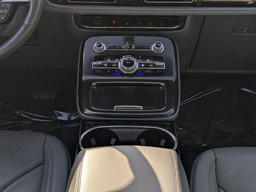 Used 2022 Lincoln Nautilus Reserve w/ Luxury Package image 19