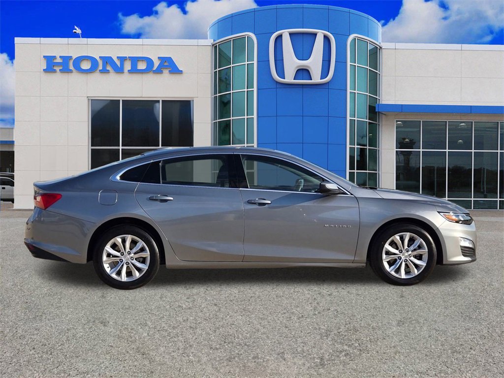 Used 2024 Chevrolet Malibu LT image 2