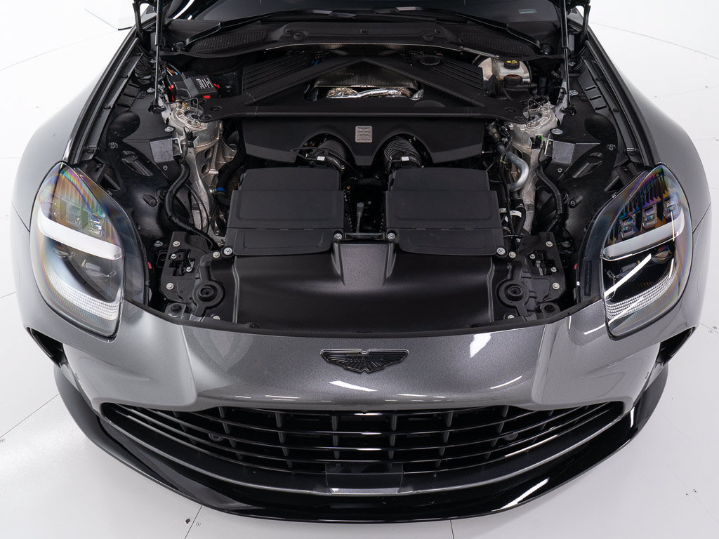 Used 2026 Aston Martin V8 Vantage Coupe RWD image 38