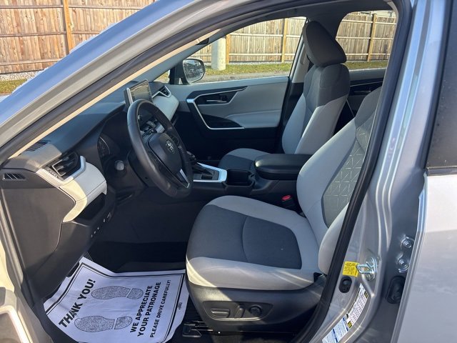 Used 2022 Toyota RAV4 XLE w/ Convenience Package image 16