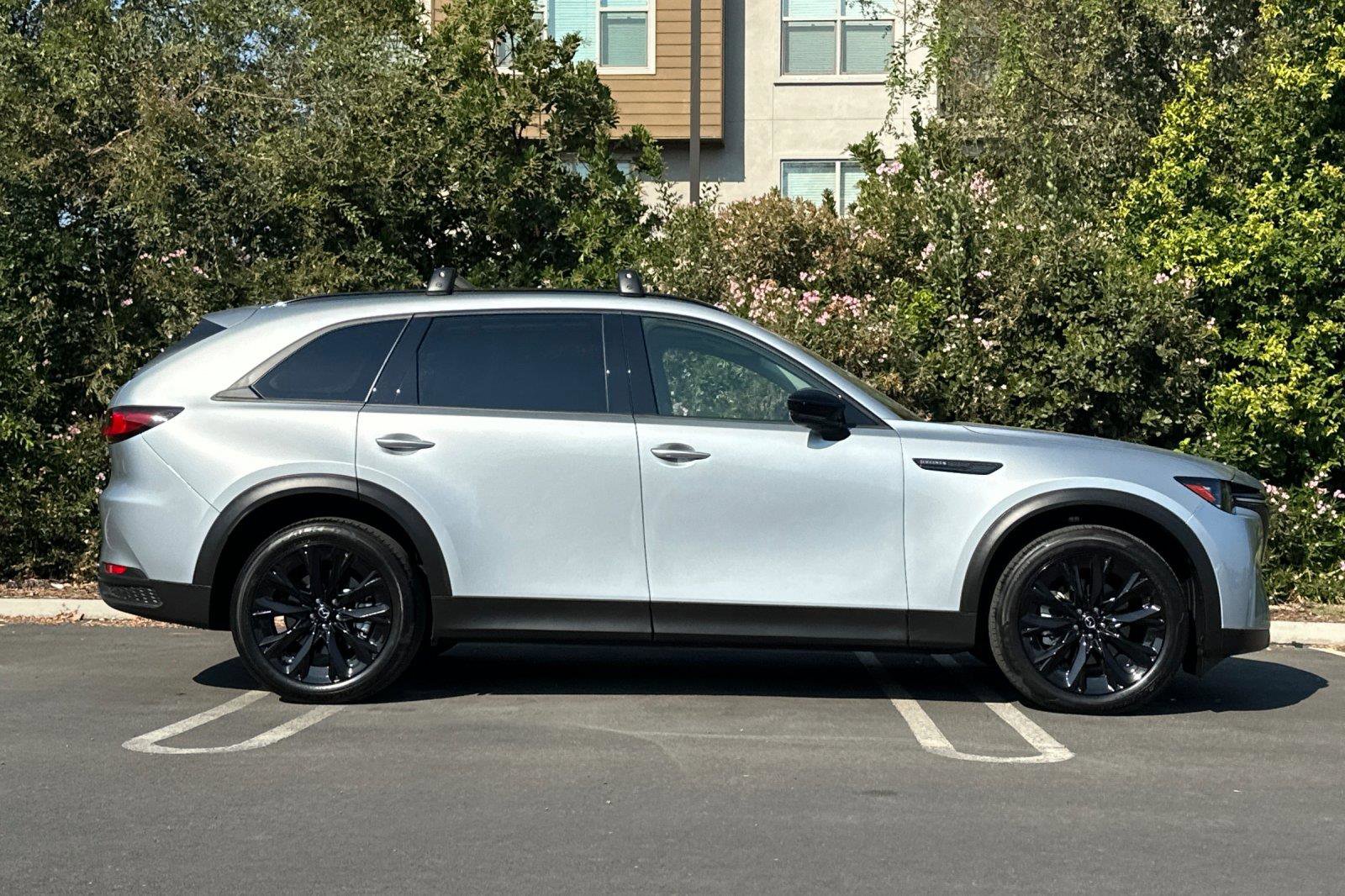 Certified 2025 MAZDA CX-90 3.3 Turbo w/ Premium Sport Pkg image 3