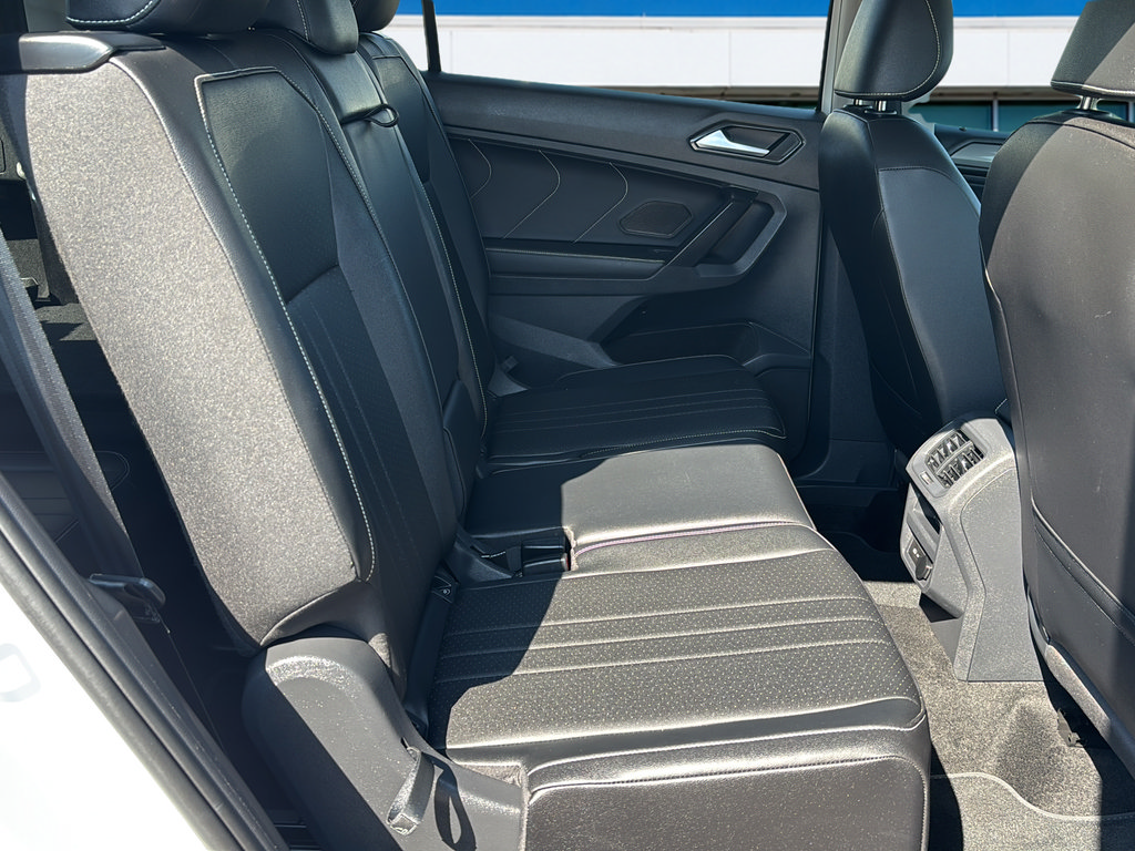 Certified 2023 Volkswagen Tiguan SE FWD image 11