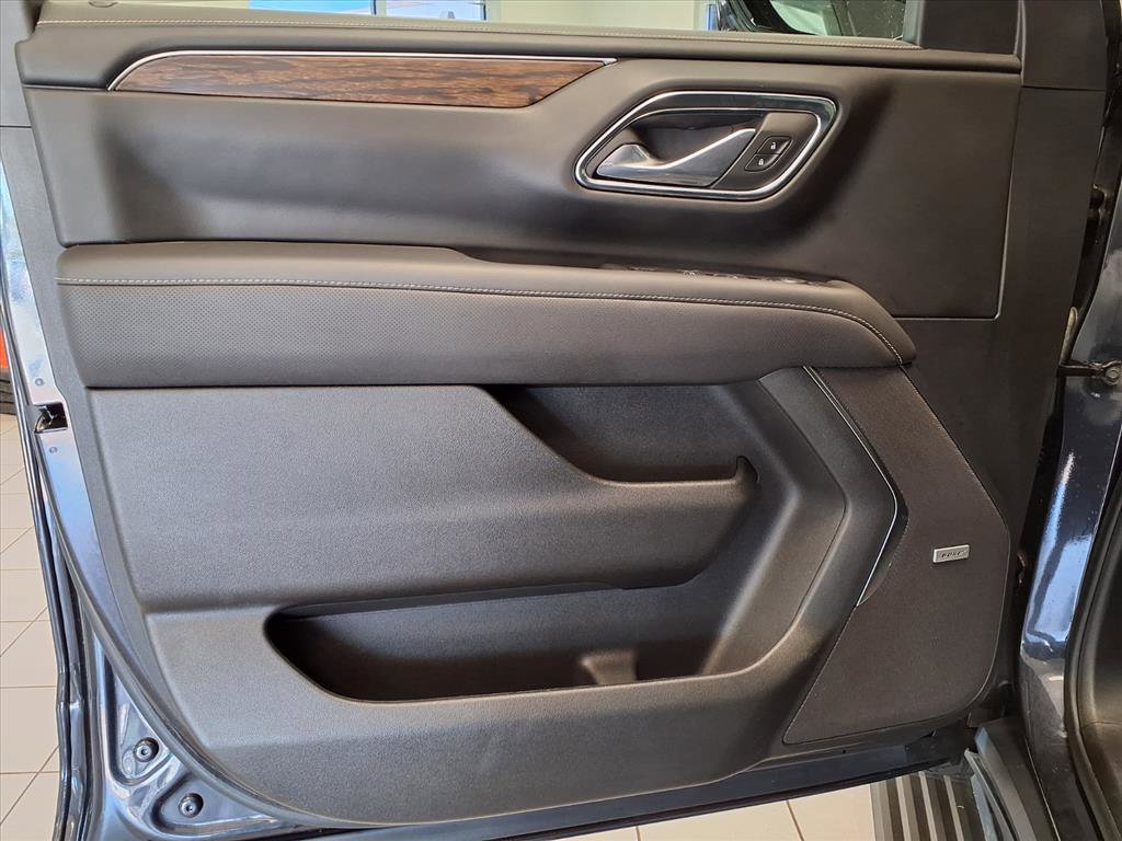 Used 2024 Chevrolet Tahoe Premier w/ Premium Package image 24