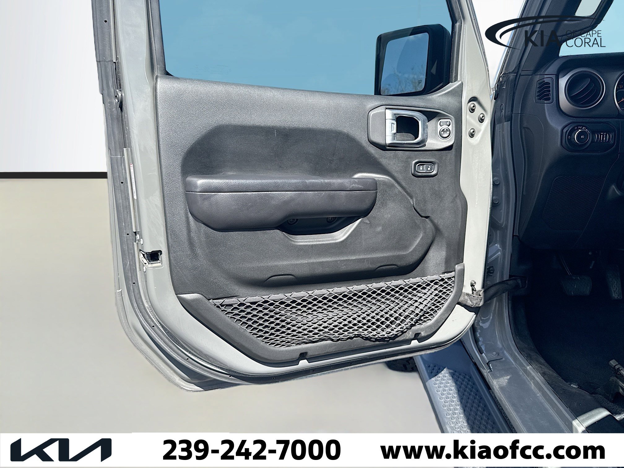 Used 2020 Jeep Wrangler Unlimited Sport image 19