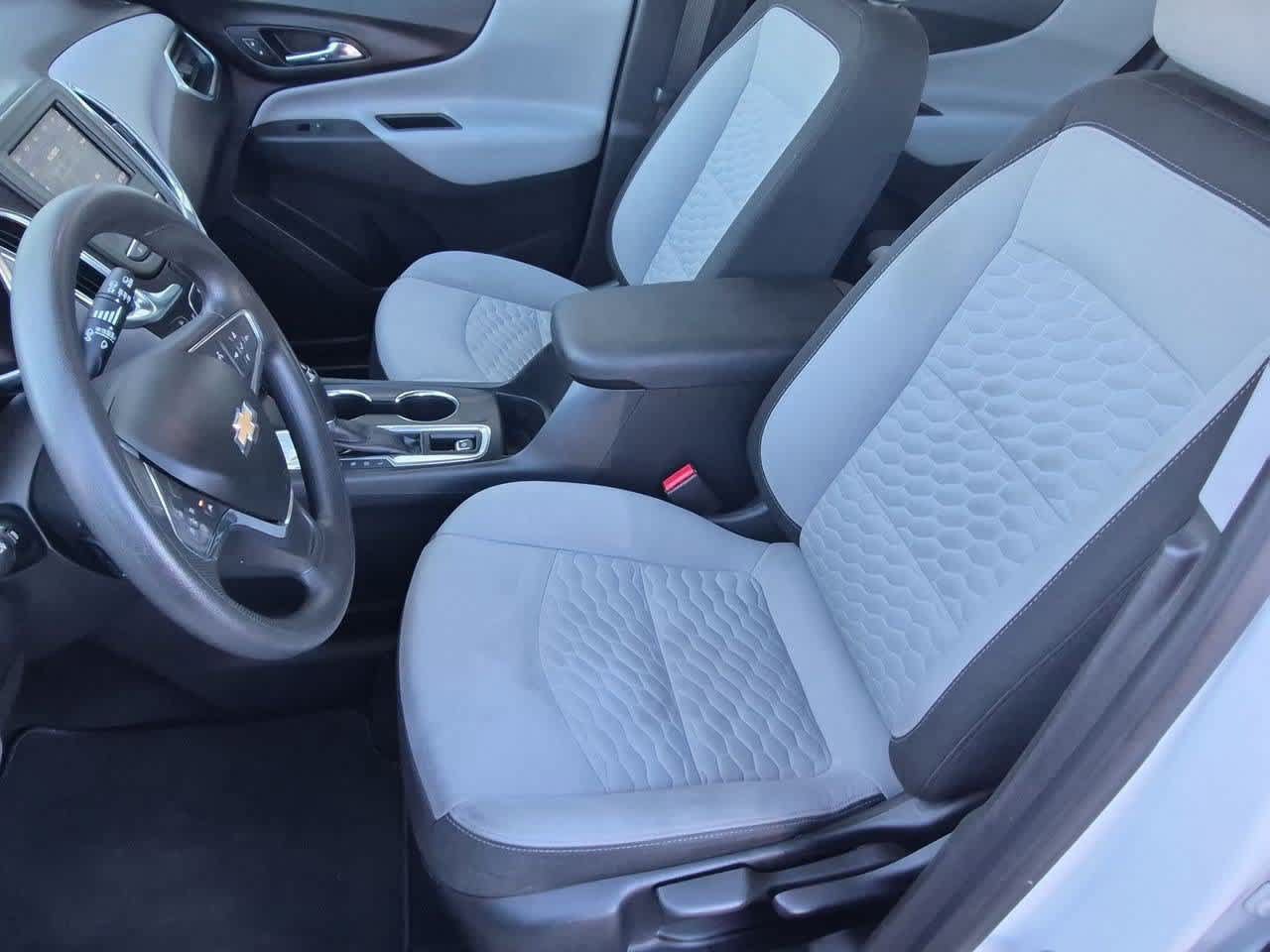 Used 2020 Chevrolet Equinox LS FWD image 16