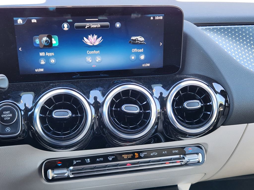 Used 2025 Mercedes-Benz GLA 250 4MATIC image 15