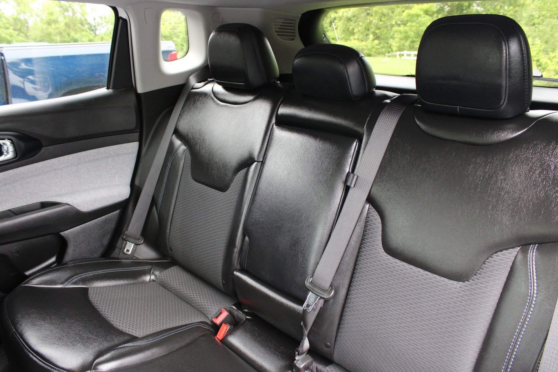 Used 2022 Jeep Compass Latitude w/ Convenience Group AWD/4WD image 17