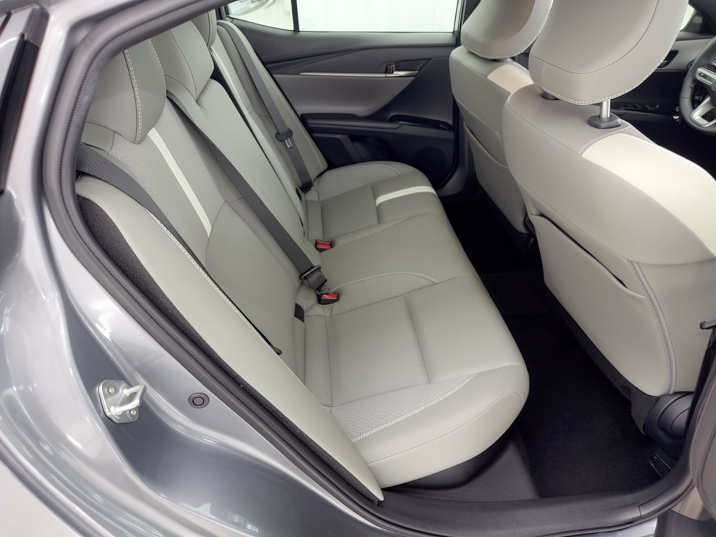 Used 2026 Toyota Camry SE FWD image 29