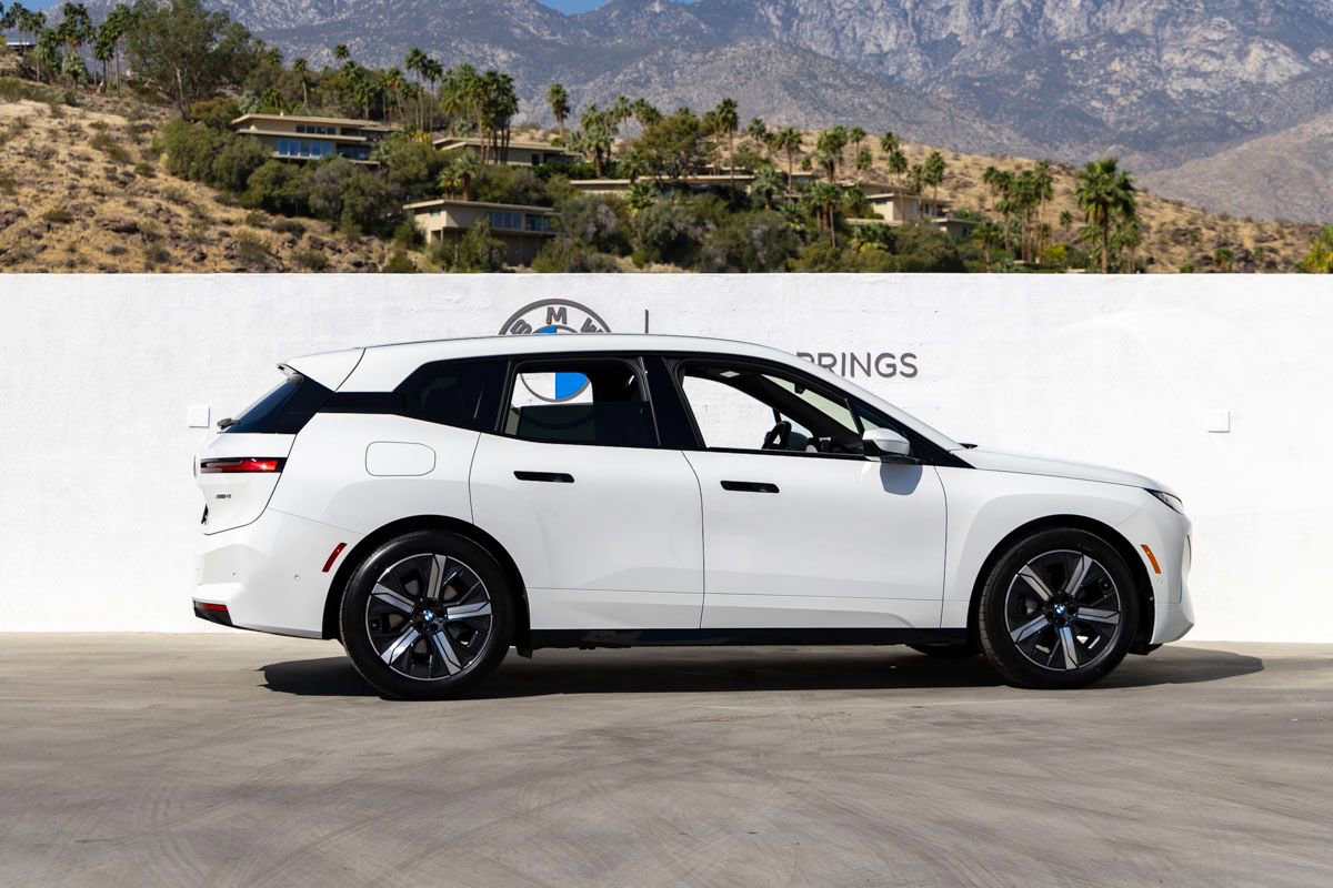 New 2026 BMW iX xDrive45 image 5
