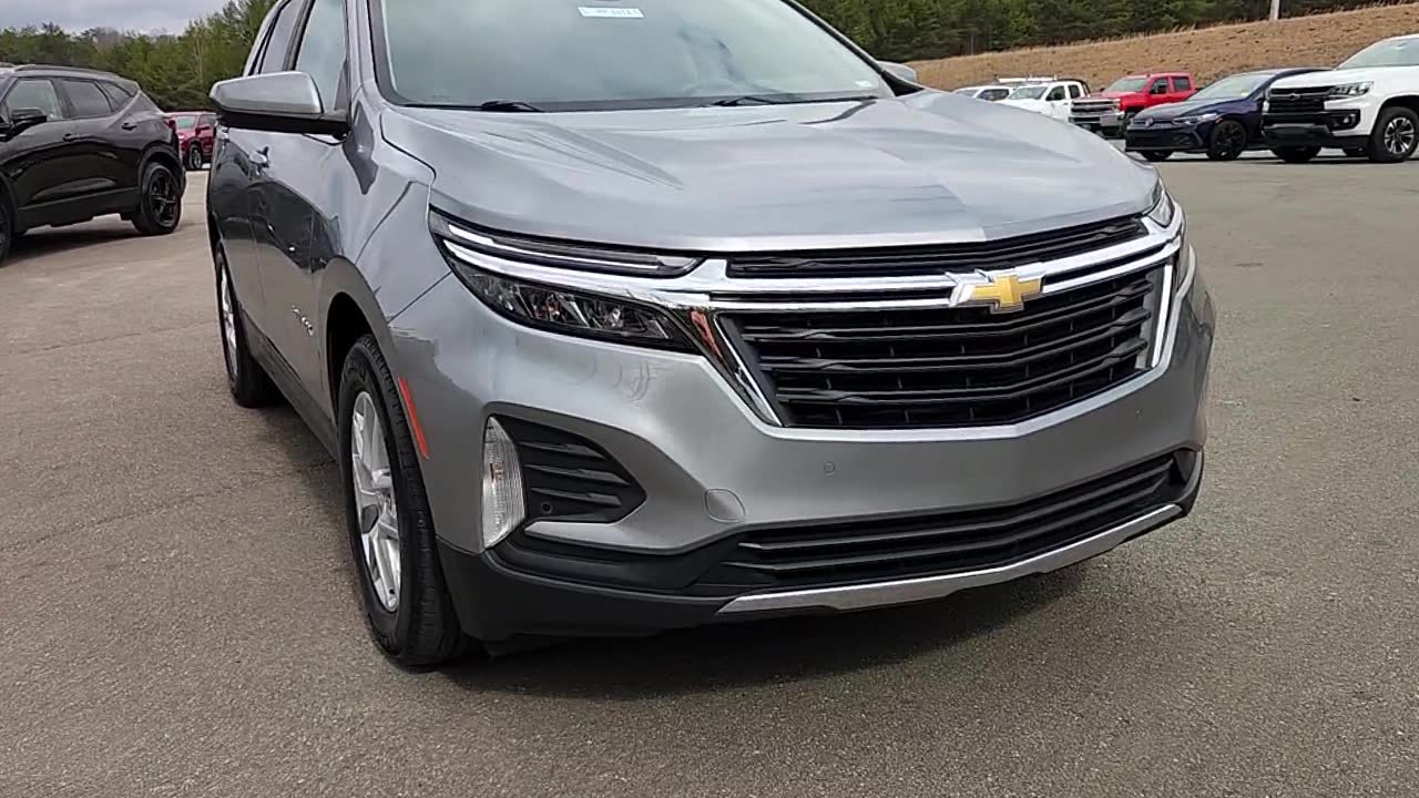 Used 2024 Chevrolet Equinox LT FWD image 2