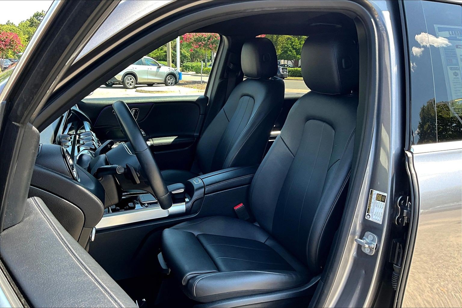 Used 2023 Mercedes-Benz GLB 250 4MATIC image 27