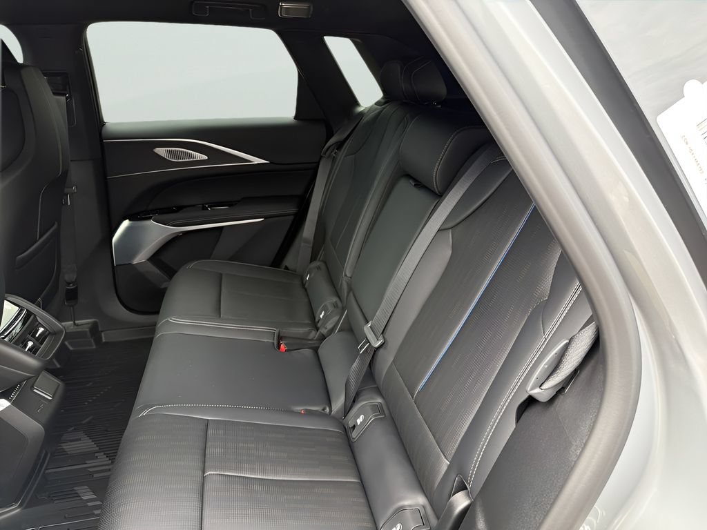 New 2026 Cadillac Lyriq Signature Sport w/ LPO, Floor Liner Package RWD image 37