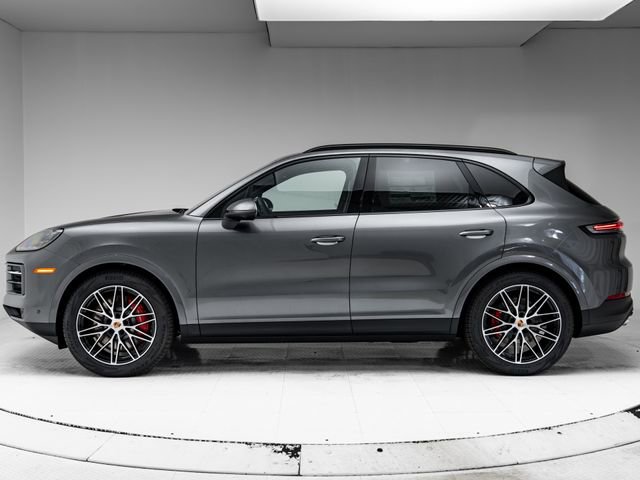 New 2026 Porsche Cayenne S image 2
