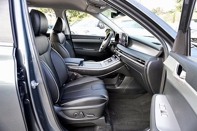 Used 2025 Hyundai Palisade SEL image 11