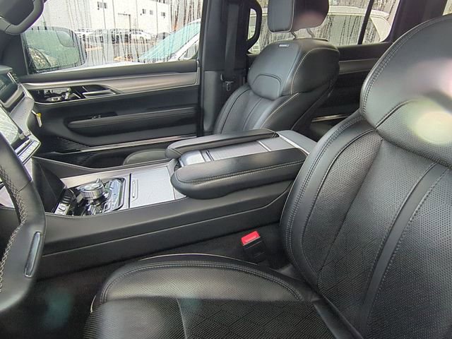 Used 2023 Jeep Grand Wagoneer Series II image 8
