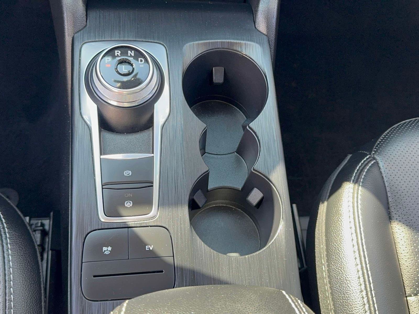 Used 2022 Ford Escape SEL image 15