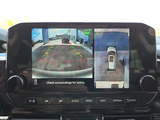 Used 2023 Nissan Pathfinder SL image 16