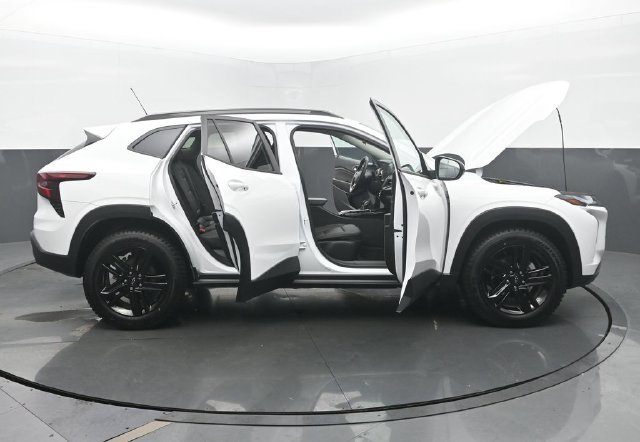 Used 2025 Chevrolet Trax ACTIV FWD image 55