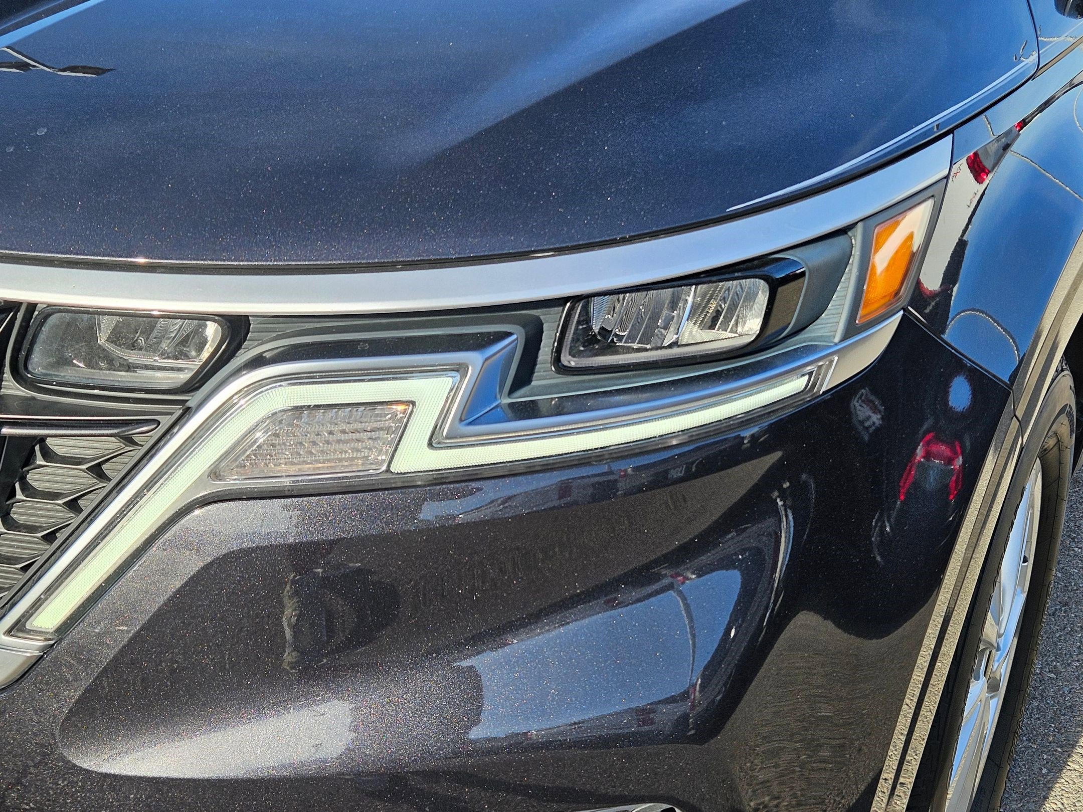 Used 2022 Kia Carnival LX image 10