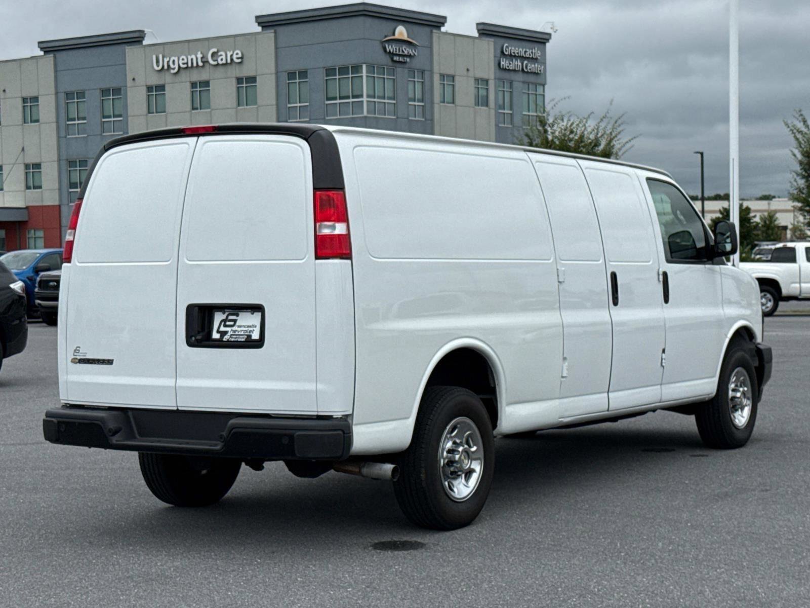 Used 2024 Chevrolet Express 3500 Extended image 22