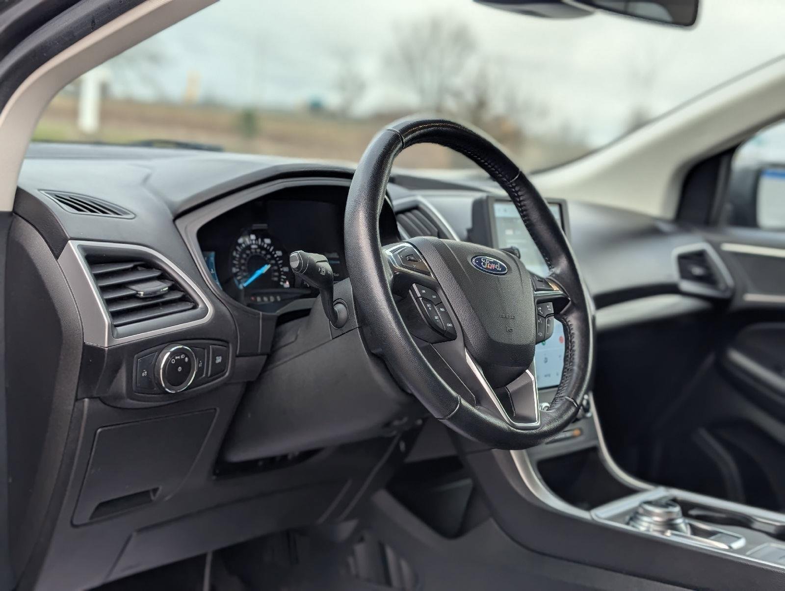 Used 2023 Ford Edge SEL image 18