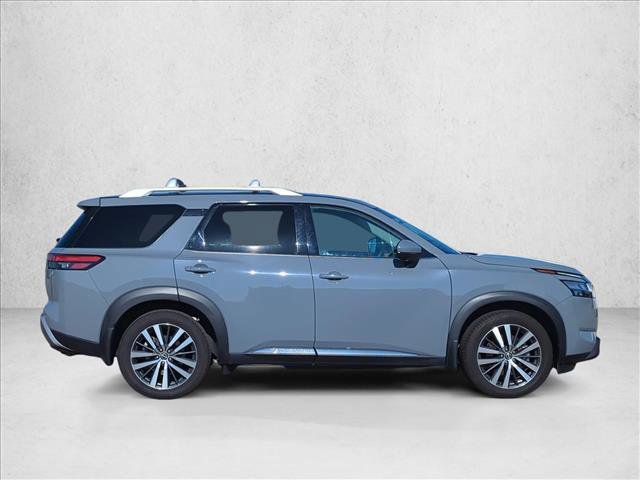 Used 2022 Nissan Pathfinder Platinum w/ Cargo Package image 4