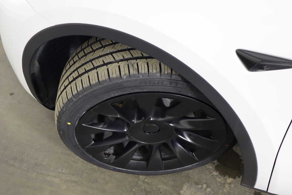 Used 2023 Tesla Model Y Long Range AWD/4WD image 45