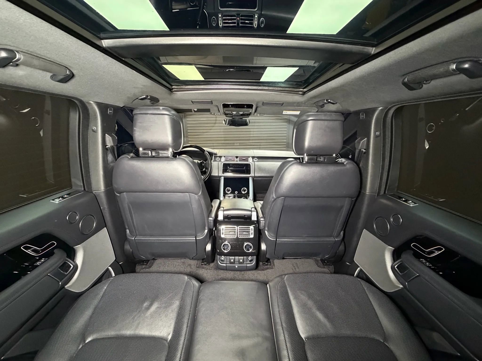 Used 2020 Land Rover Range Rover HSE image 20