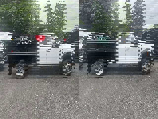 New 2025 Ford F550 XL 4x4 w/ XL Chrome Package image 4