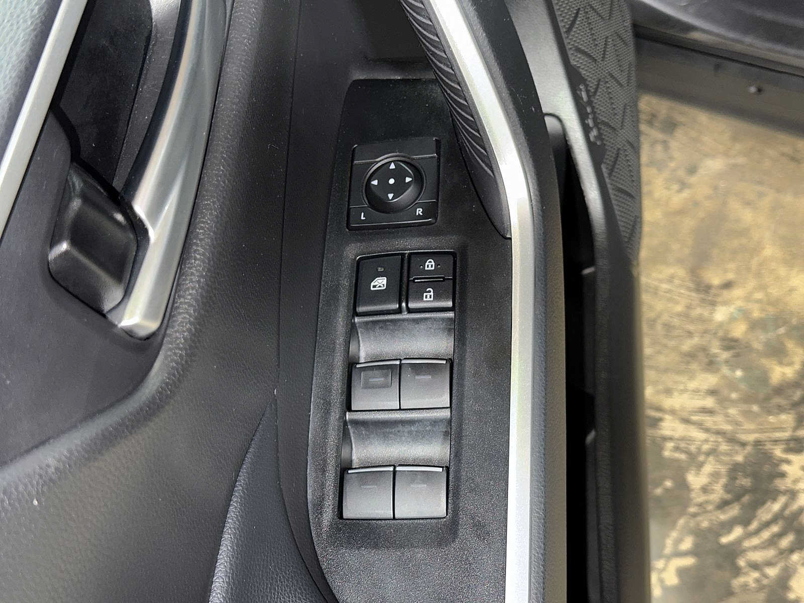 Certified 2025 Toyota RAV4 XLE AWD/4WD image 22