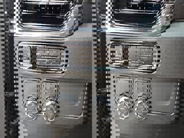 New 2026 GMC Yukon Denali w/ Sun & Power Step Package image 15