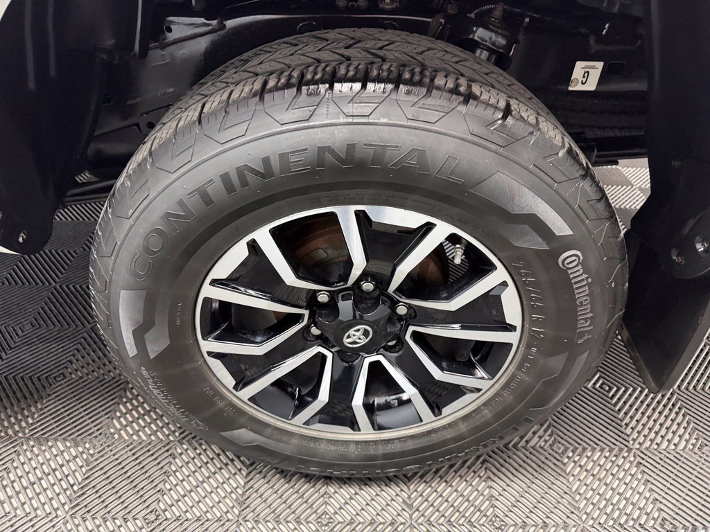 Used 2020 Toyota Tacoma TRD Sport w/ Technology Package AWD/4WD image 20