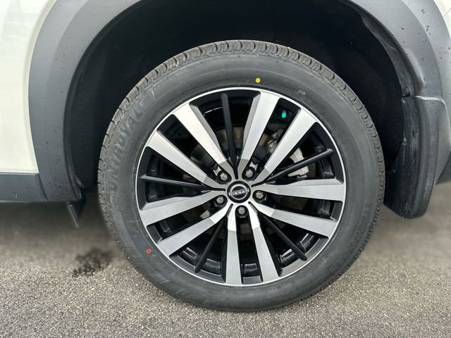 Used 2024 Nissan Pathfinder Platinum AWD/4WD image 10