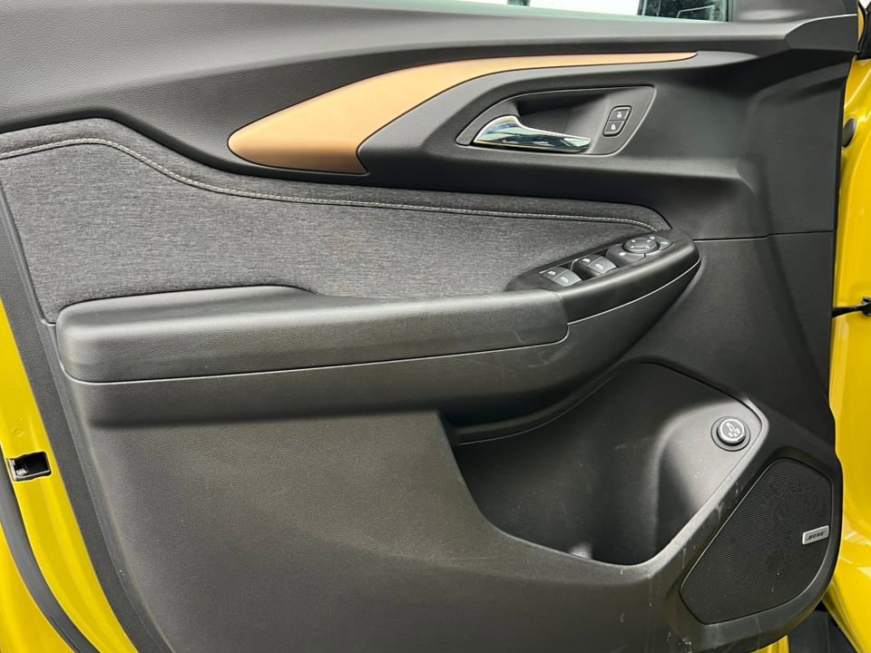 Used 2023 Chevrolet TrailBlazer ACTIV w/ Sun and Liftgate Package image 15