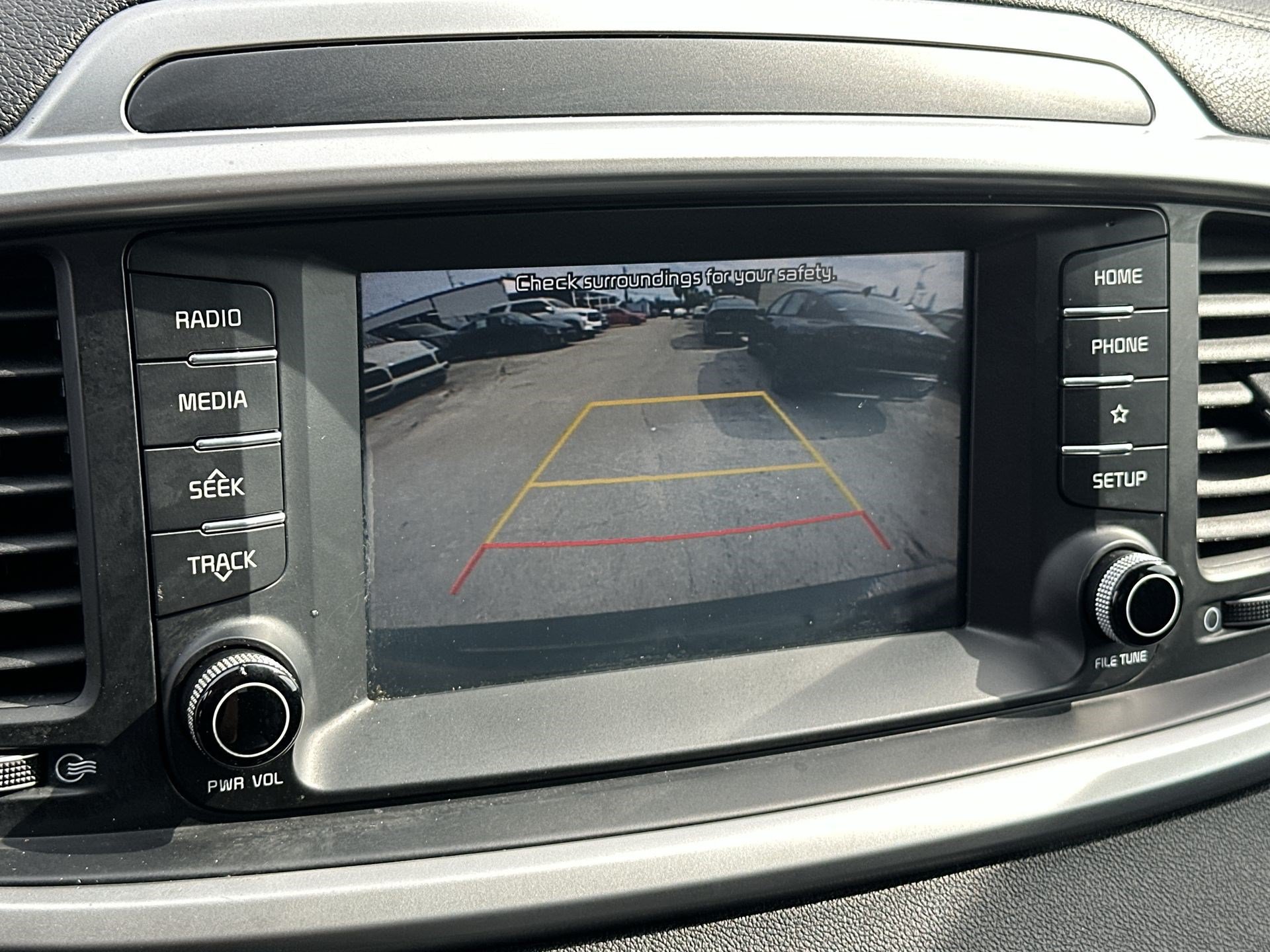 Used 2020 Kia Sorento LX FWD image 22