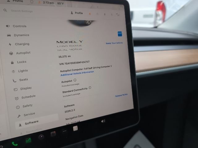 Used 2022 Tesla Model Y Long Range image 13