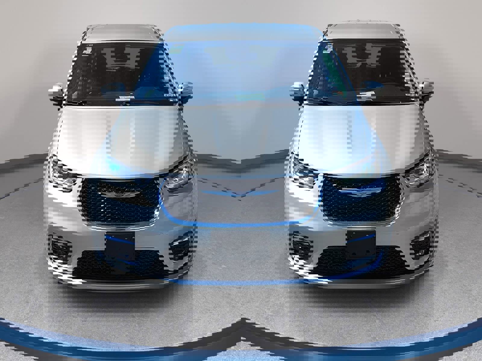 Used 2023 Chrysler Pacifica Touring-L image 2