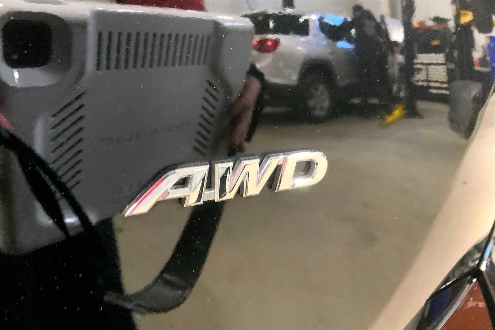 Used 2017 Toyota RAV4 LE w/ Carpet Mat Package image 9