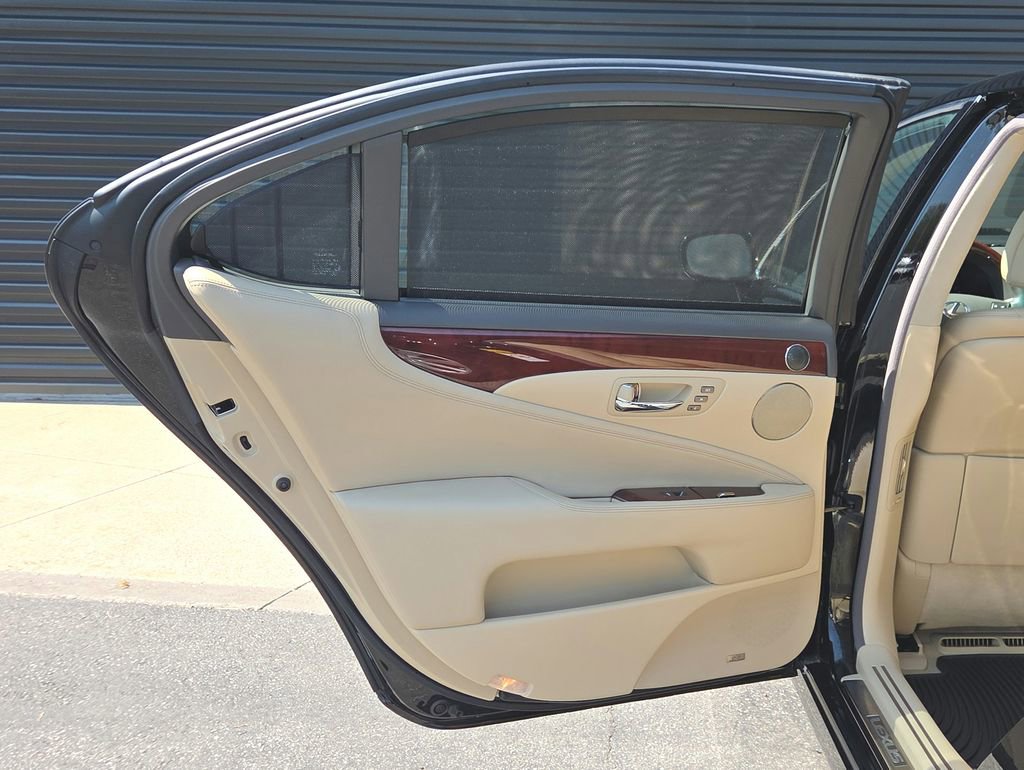Used 2007 Lexus LS 460 L image 18