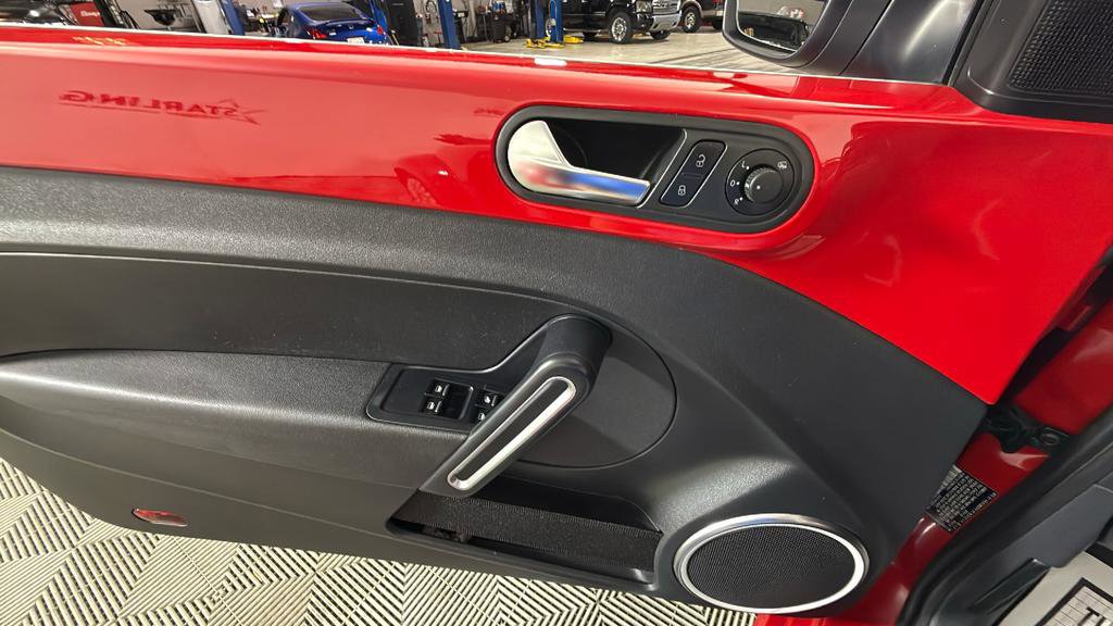 Used 2013 Volkswagen Beetle 2.5 image 37