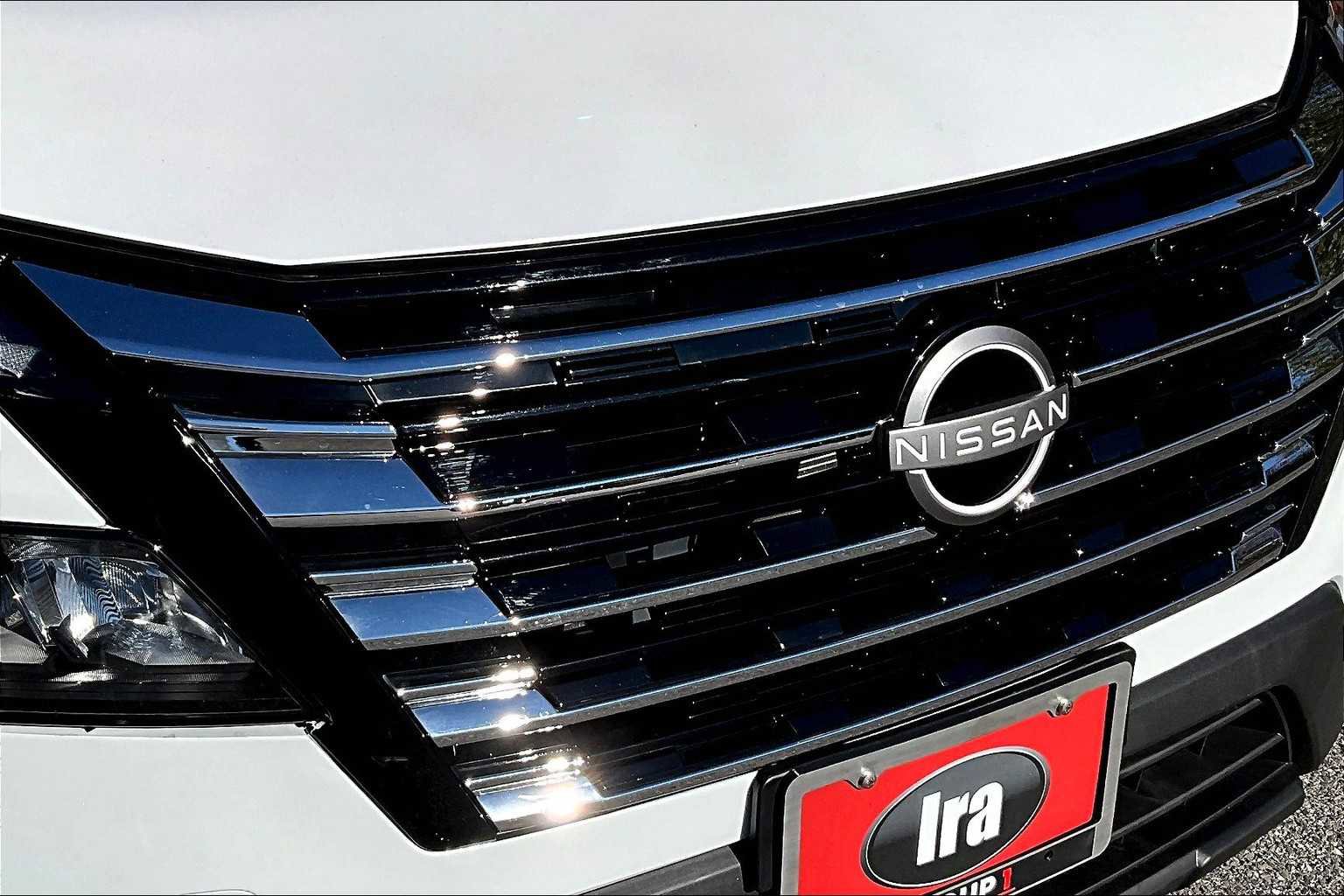 Used 2025 Nissan Rogue SV image 31