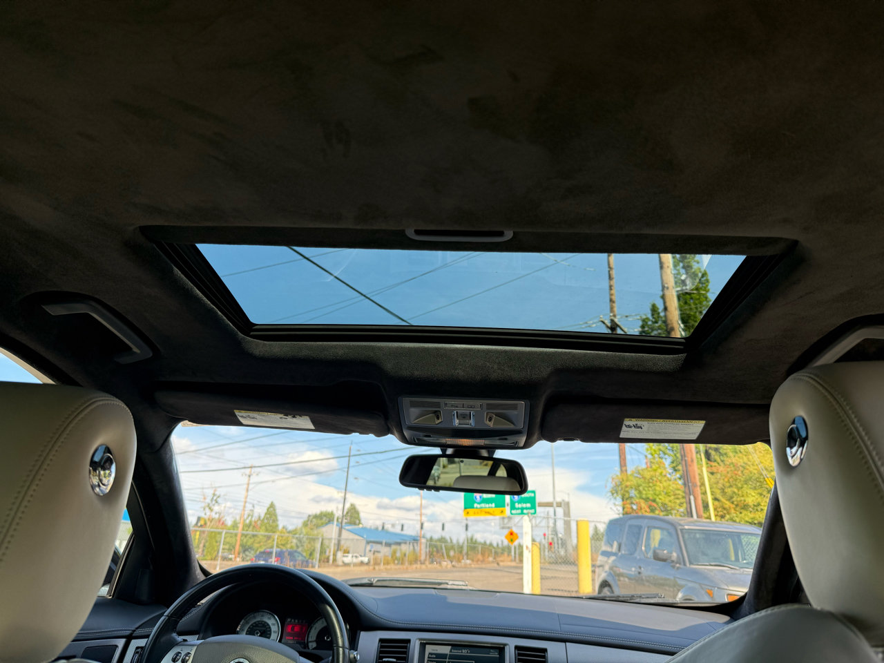 Used 2010 Jaguar XF R image 23