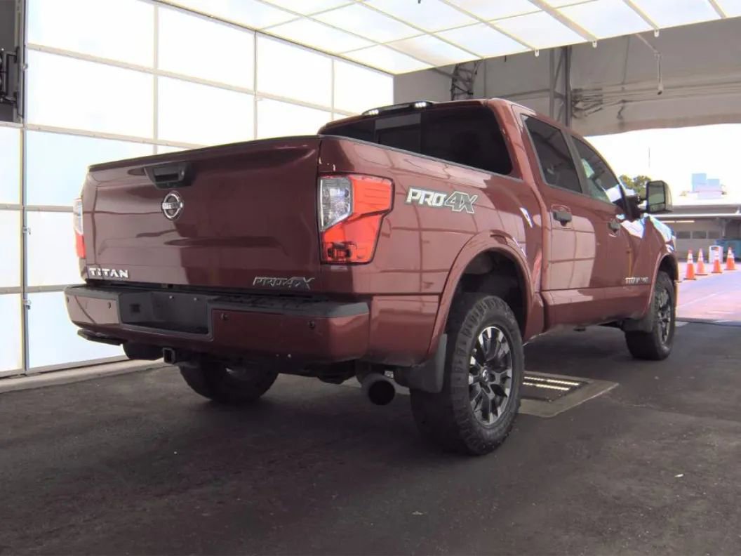 Used 2018 Nissan Titan PRO-4X w/ Pro-4x Convenience Package AWD/4WD image 5