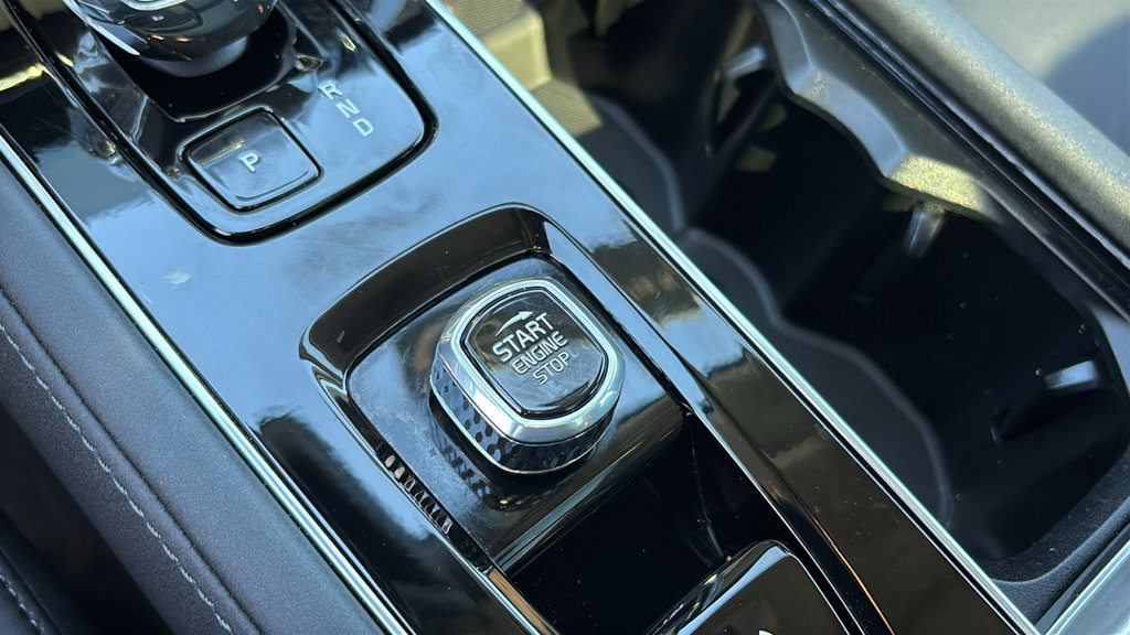 Certified 2026 Volvo XC90 B6 Plus AWD/4WD image 16