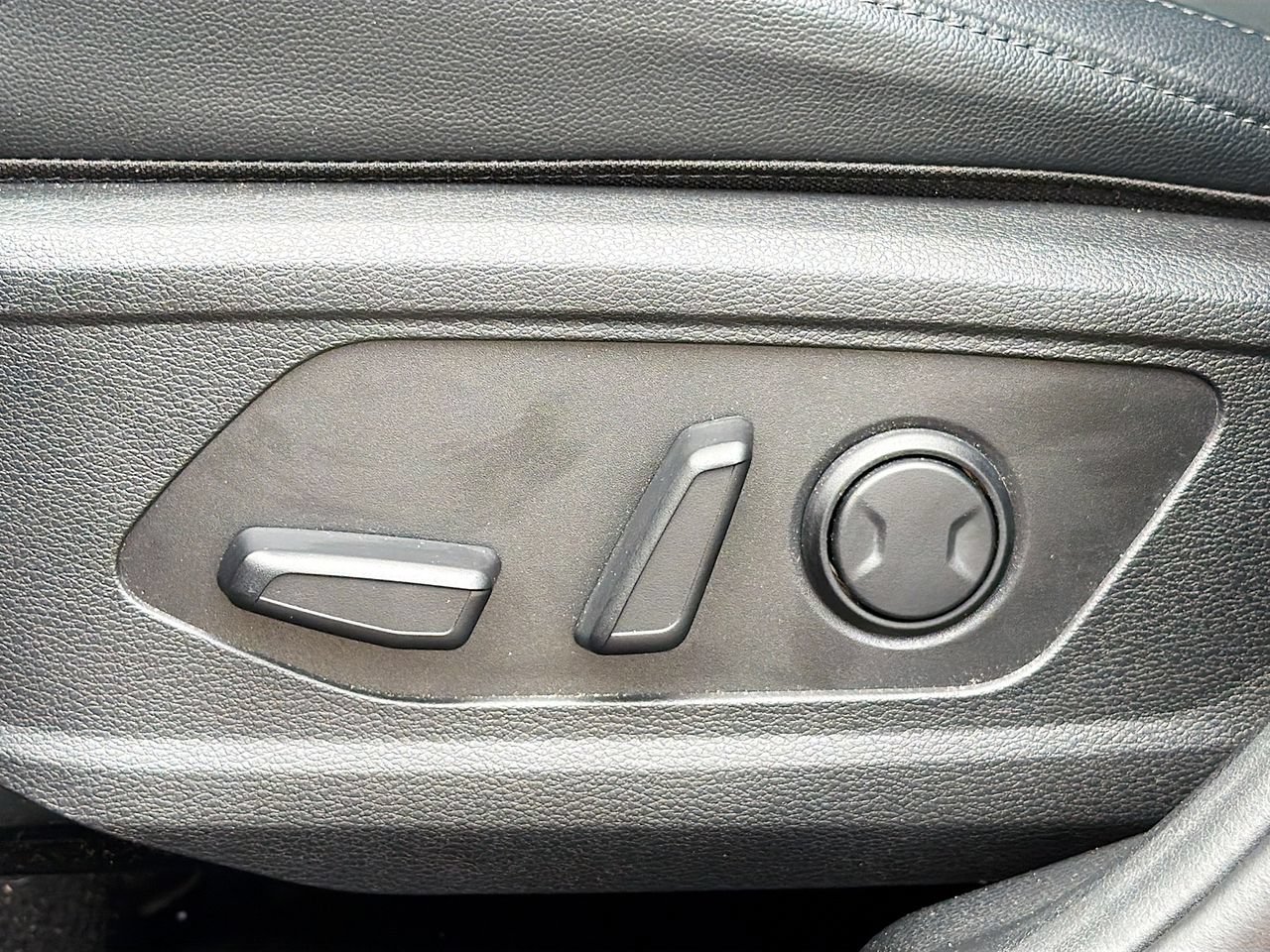 Used 2023 Kia Sportage SX FWD image 38