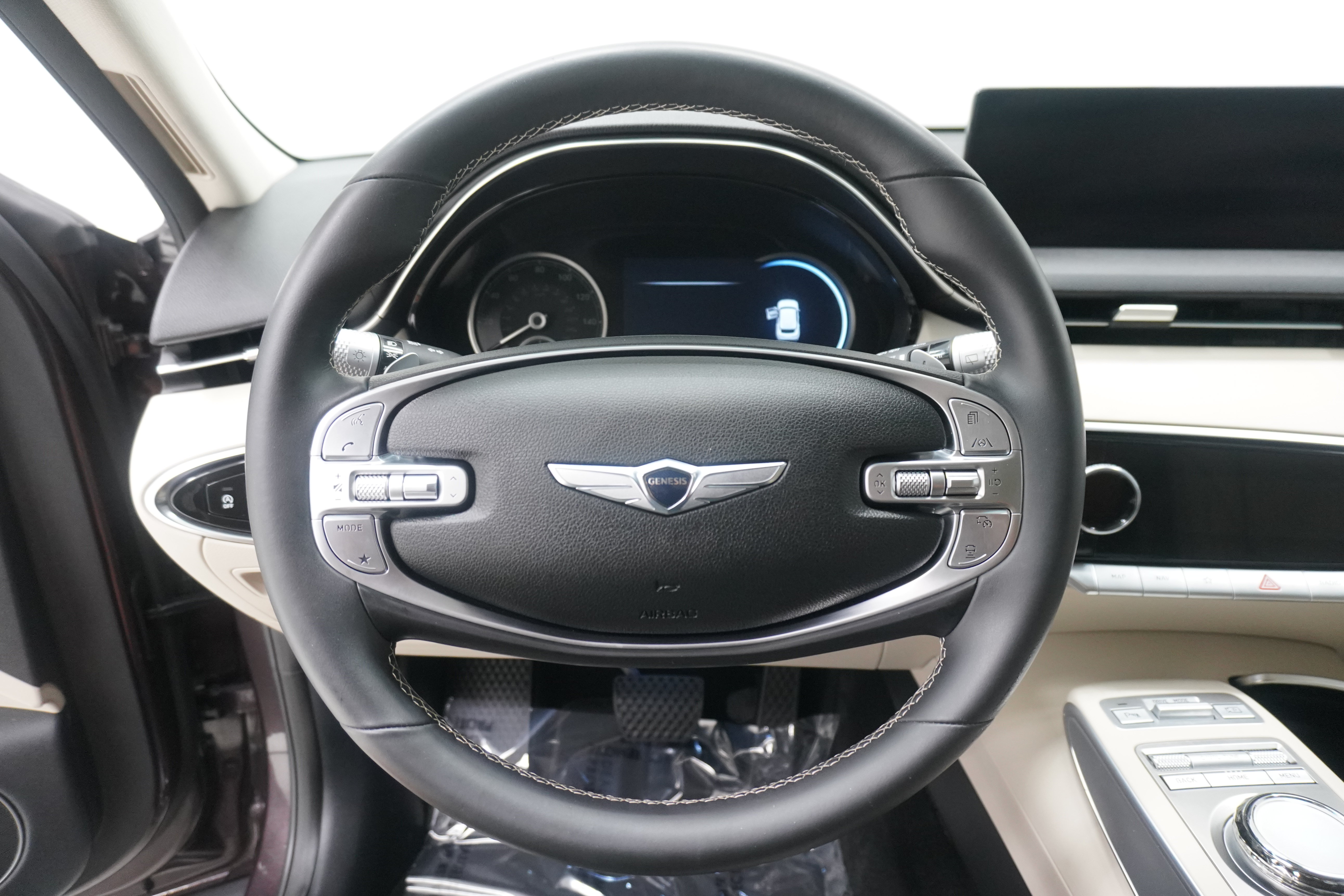 Used 2023 Genesis GV70 2.5T w/ Select Package AWD/4WD image 17