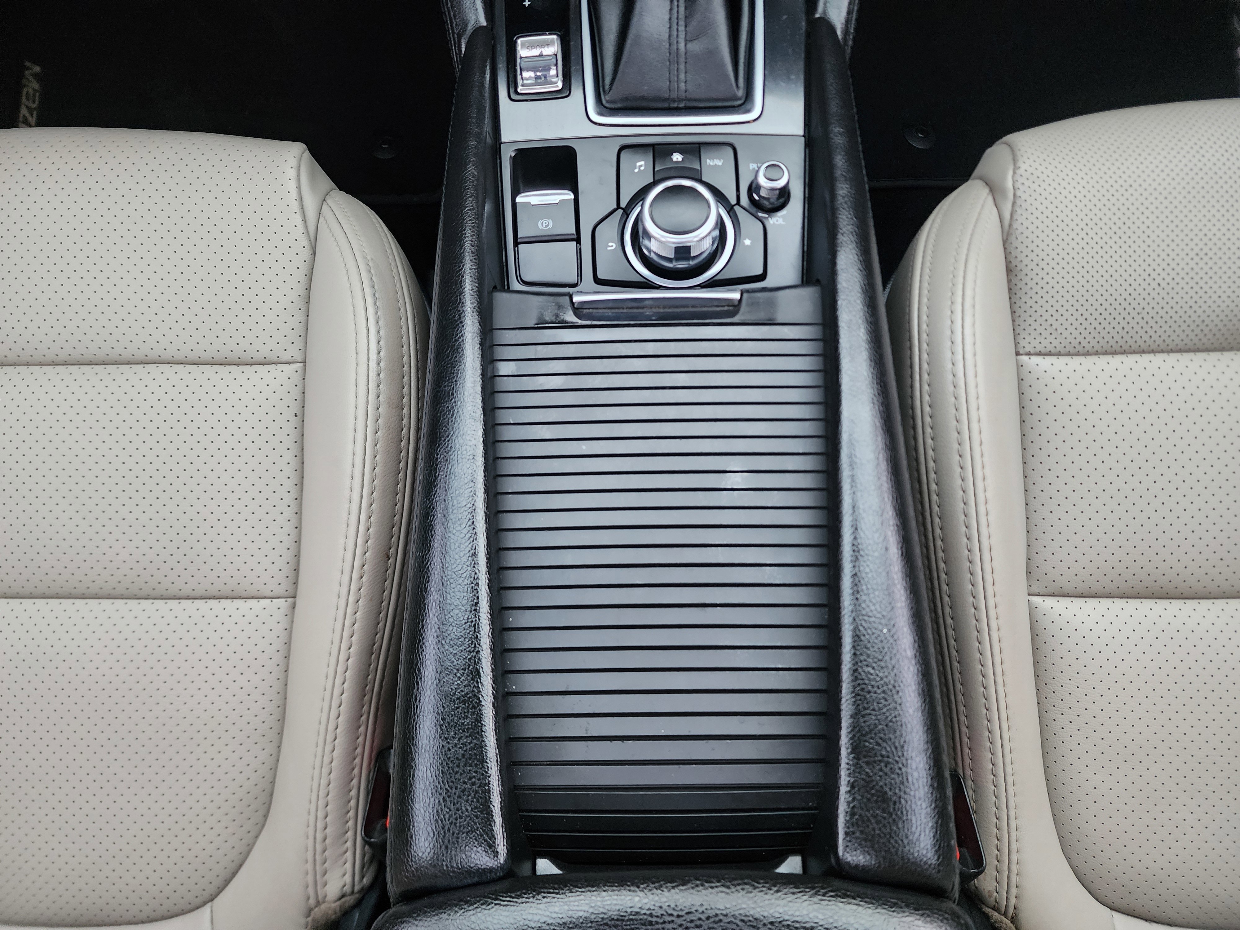 Used 2016 MAZDA MAZDA6 Touring w/ Touring Technology Package image 40