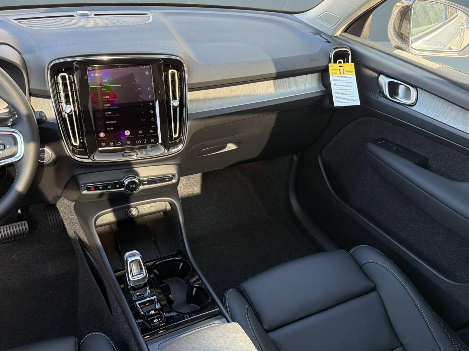 New 2026 Volvo XC40 B5 Plus w/ Protection Package Premier AWD/4WD image 27