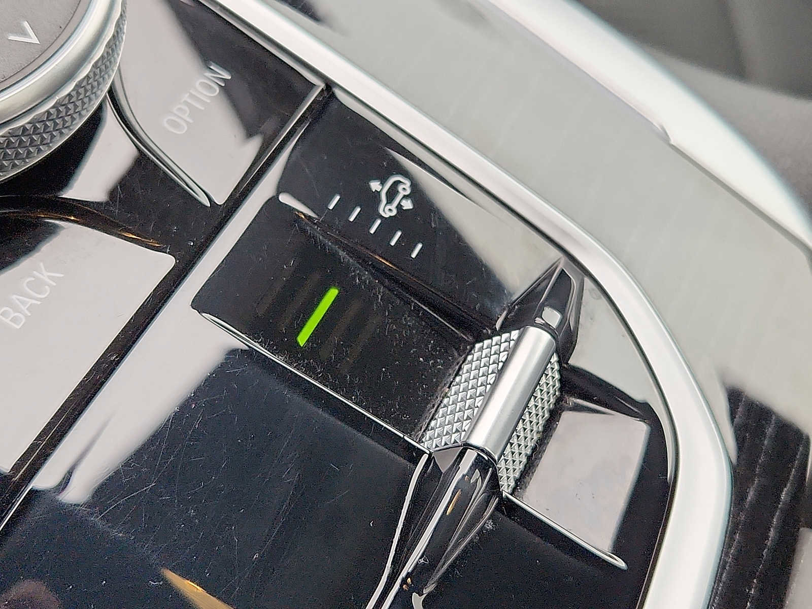 Certified 2024 BMW X7 xDrive40i w/ M Sport Package image 23